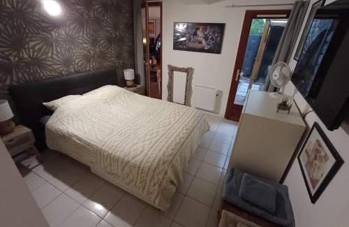 Orange Apartment | Appartement entier, jacuzzi et parc