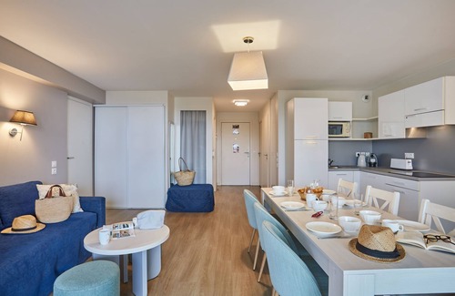 La Grande-Motte Condo | Appartement Equipé | Accès Piscine Saisonnière