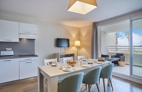 La Grande-Motte Condo | Appartement Equipé | Accès Piscine Saisonnière