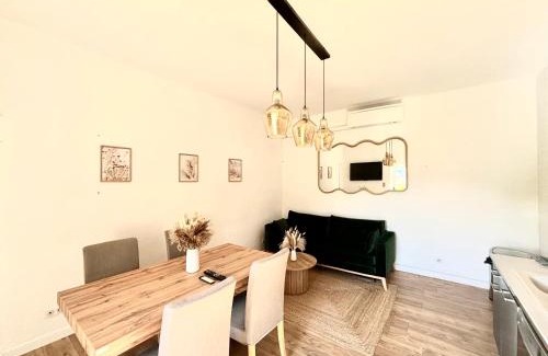 Eygalieres Apartment | Appartement eygalieres avec petit jardin