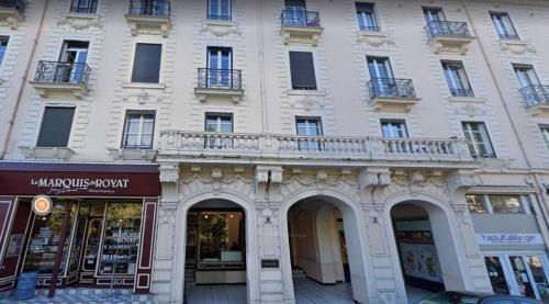 Royat Apartment | Appartement face aux Thermes