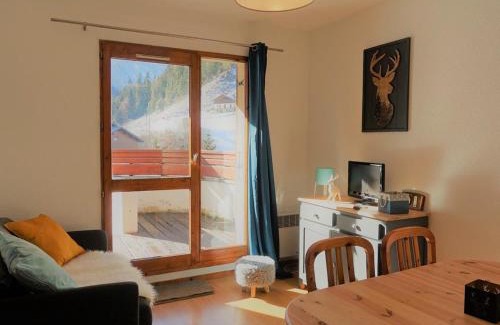 Areches Apartment | Appartement familial à Arêches-Beaufort - 6 pers, 3 chambres, terrasse, piscine, proche ski et village - FR-1-342-166