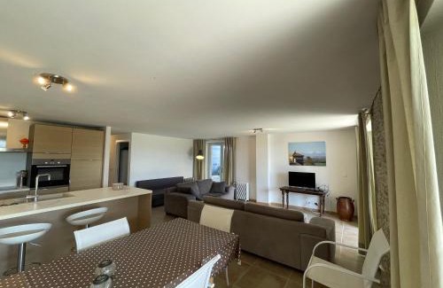 La Celle-sous-Gouzon Apartment | Appartement Rez de chaussée