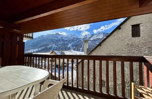 Monetier-les-Bains Apartment | Appartement lumineux 2 pièces cabine au Monêtier-les-Bains, proche pistes, avec parking - FR-1-330F-239