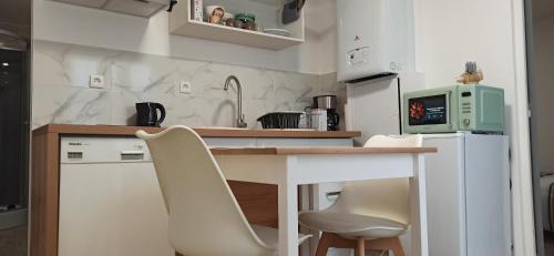 Margny-les-Compiegne House | Appartement au rez-de-chaussée avec jardin privé