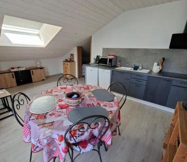 Enchastrayes Bed & Breakfast | appartement indépendant chalet "les Ormes"