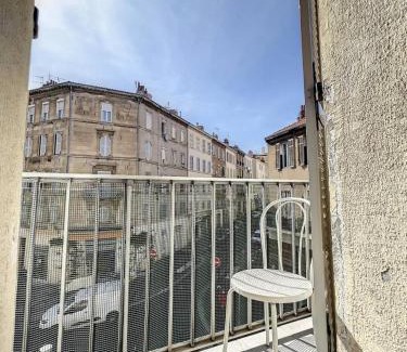 Saint-Lambert Apartment | Appartement lumineux au cœur de Marseille avec balcon privé