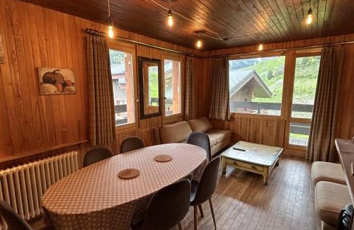 Meribel-Mottaret Apartment | Appartement Méribel: Proche pistes, 2 chambres, cuisine équipée - FR-1-355-13