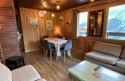 Meribel-Mottaret Apartment | Appartement Méribel: Proche pistes, 2 chambres, cuisine équipée - FR-1-355-13