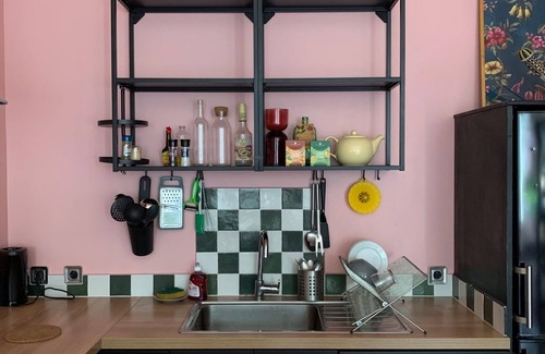 Saint-Lazare Apartment | Appartement Marseillais Typique Cosy et Coloré au Pied du Métro