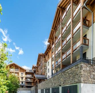 Briancon Apartment | Appartement Neuf à 50 m du Télécabine Prorel 4 personnes box ski et garage privé