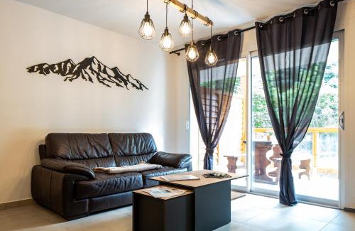 Briancon Apartment | Appartement Neuf à 50 m du Télécabine Prorel 4 personnes box ski et garage privé