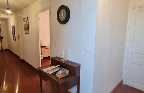 Nimes City Centre Apartment | Appartement nimes centre160m2 climatisation 3 chambres avec parking