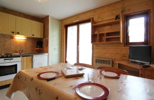 Lanslevillard Apartment | Appartement pour 4 à Val Cenis Lanslevillard, proche caravaneige et remontées mécaniques - FR-1-508-209