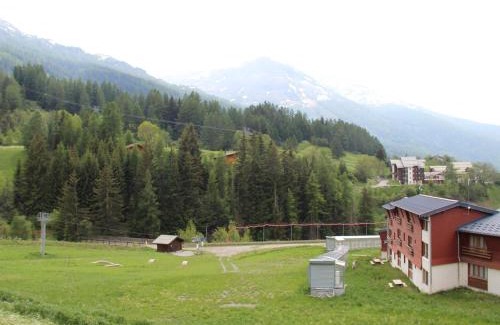 Lanslevillard Apartment | Appartement pour 4 personnes avec balcon, proche des pistes à Val Cenis Le Haut - FR-1-508-133