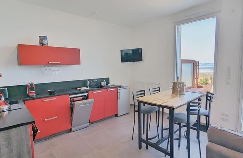Plonevez-Porzay Apartment | Appartement pour 3 personnes Sur la plage Les pieds dans leau