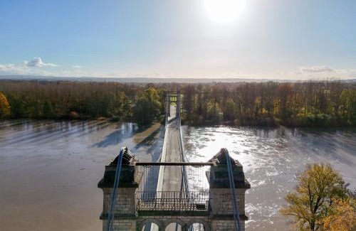 Groslee-Saint-Benoit House | Appartement privé avec piscine vue exceptionnelle sur l'eau