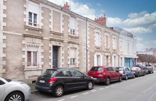 Saint-Serge Apartment | Appartement quartier NEY 3 personnes