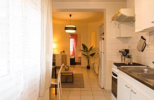 Saint-Serge Apartment | Appartement quartier NEY 3 personnes