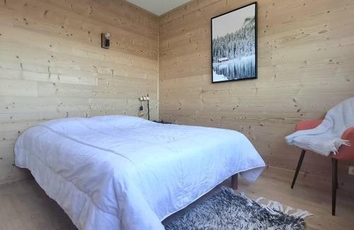 Pyrenees 2000 Apartment | Appartement rénové 3 pièces avec terrasse, casier à skis et parking privé à Bolquère - FR-1-592-40