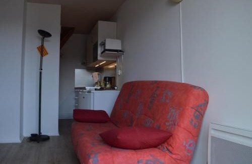 Les Angles Apartment | Appartement rénové de 2 pièces au calme, proche des commerces et navette gratuite, parking inclus - FR-1-593-105