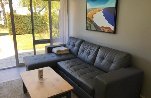 Le Palais Apartment | Appartement rénové en duplex à proximité du centre