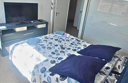 Carnon-Plage Apartment | Appartement Rooftop 360 - JACUZZI - Parking - Clim - wifi