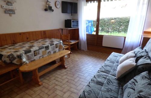 Le Chinaillon Apartment | Appartement skis aux pieds, cosy 2 pièces, terrasse Sud/Est, 1er étage, idéal pour 4 personnes - FR-1-458-131