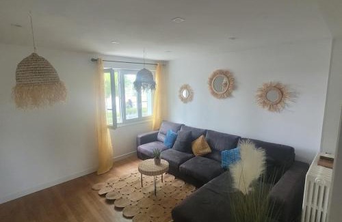 Poussots Apartment | Appartement standing proche centre rocade PARC colombiere wifi