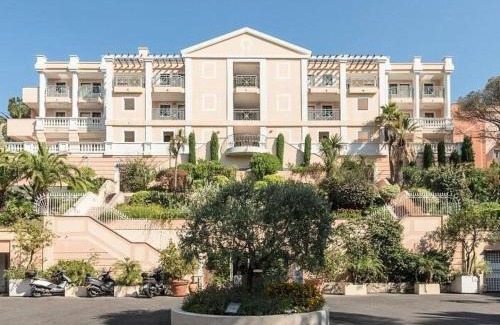 La Croix des Gardes Apartment | Appartement studio cabine à Cannes avec piscine et parking - FR-1-609-93