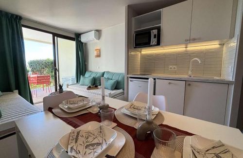 La Croix des Gardes Apartment | Appartement studio cabine à Cannes avec piscine et parking - FR-1-609-93