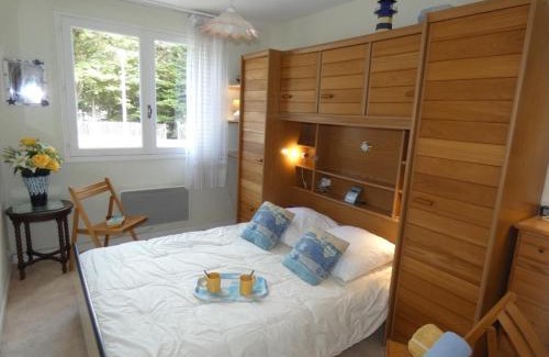 Notre-Dame-de-Monts Apartment | Appartement T2 à Notre-Dame-de-Monts, balcon, parking, accès plage - FR-1-540-191