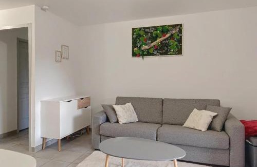 Rochefort-du-Gard Apartment | Appartement T2 avec terrasse sud