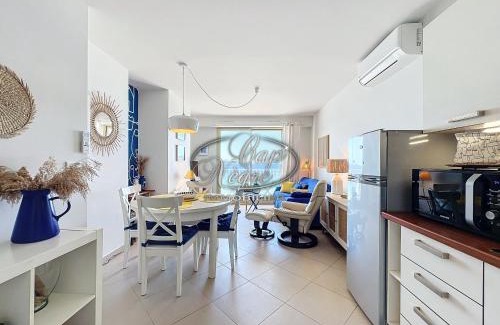 Cavaliere Beach Apartment | Appartement T2 vue mer, pieds dans l'eau avec accès direct à la plage de Cavalière - LE LAVANDOU