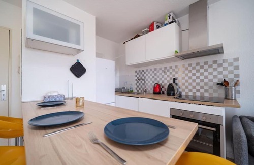 Baille Apartment | Appartement tout équipé climatisé Terrasse Hôpital de la Timone