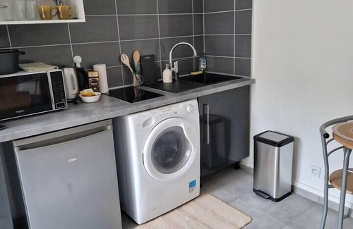 Orleans Apartment | Appartment- Near Train Station - Free Parking