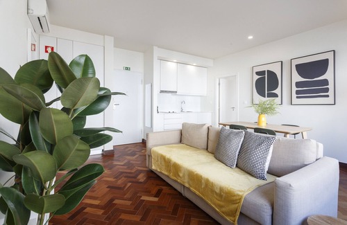 Santo Antonio Apartment | Apperol Lisbon Escape - by Misha's Place (2A)