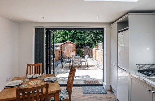 Henley House | Apple Blossom - From 125 Per Night