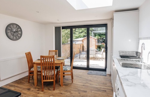 Henley House | Apple Blossom - From 125 Per Night