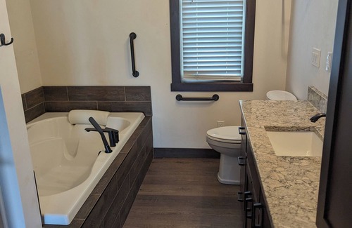 Forest Junction House | Appleton Country home with AC and Wifi