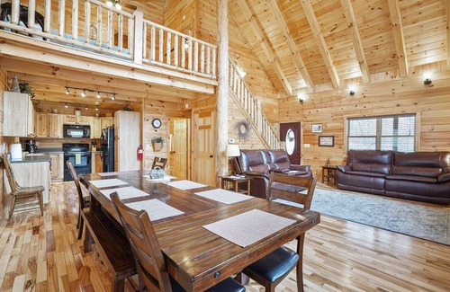 Logan Cabin | Applewood Lodge | Hocking Hills