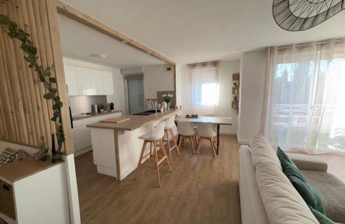 Grenade-sur-Garonne Apartment | Appt entier 85m2 avec 2 chambres dont 1 suite parentale 1 bureau 1 canapé lit piscine