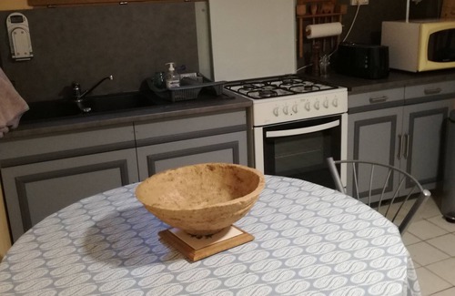 Le Taillan-Medoc Apartment | Appt Entierement Equipe EN Sous SOL Tres Calme. Petitjardin. Chauffage. Tram