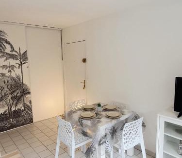 Le Couchant Apartment | Appt LGM, au couchant, piscine, 300m plage