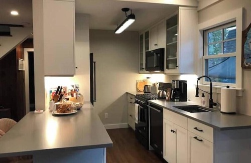 Hampton Bays Cottage | Apres Sea : Renovated cottage close to all