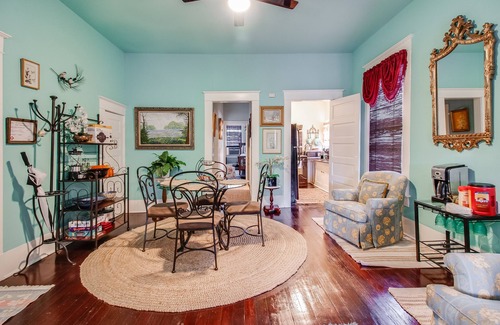 Tobin Hill Apartment | Apt #1 - Great Apt near Riverwalk, Pearl Brewery, Trinity & Ft. Sam Houston