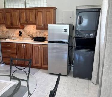 Hastings Apartment | Apt 1 Lynsted - Newly renovated 2 bed 1 bath