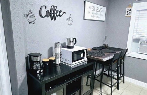 Baytown Apartment | Apt#4 Quiet comfortable place near chemical plants