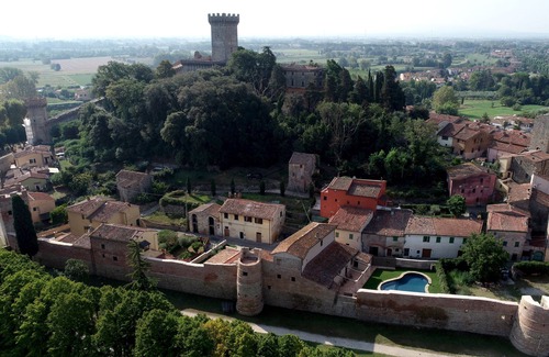 Vicopisano Apartment | Apt. LA TORRE - "Manor of Brunelleschi" Medieval Apartments Resort