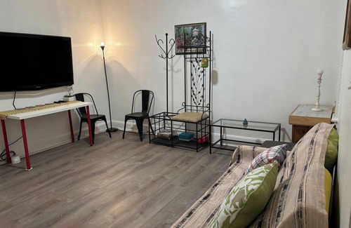 Kensington Apartment | Apt near St. Christopher Hospital &Shriners Children Hospital